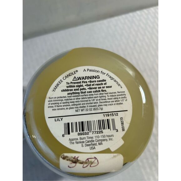 Yankee Candle Encore Collection Candle Lily 22 oz. like new. - Picture 5 of 7